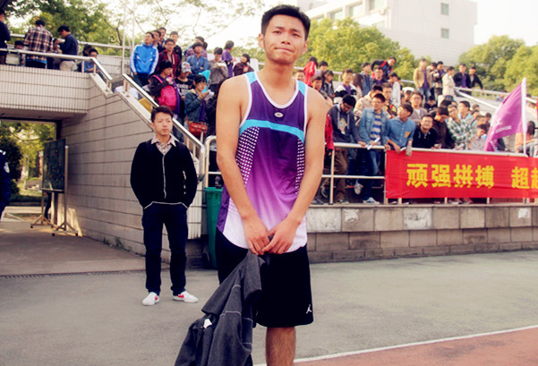 第12届校运会男子5000米第二名获得者姜奇威印象